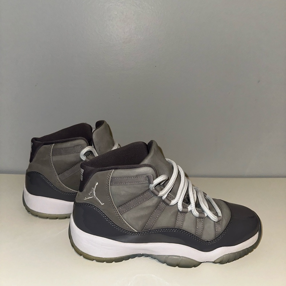 These are Jordan 11s in the size 7y. These have been worn! But are clean!